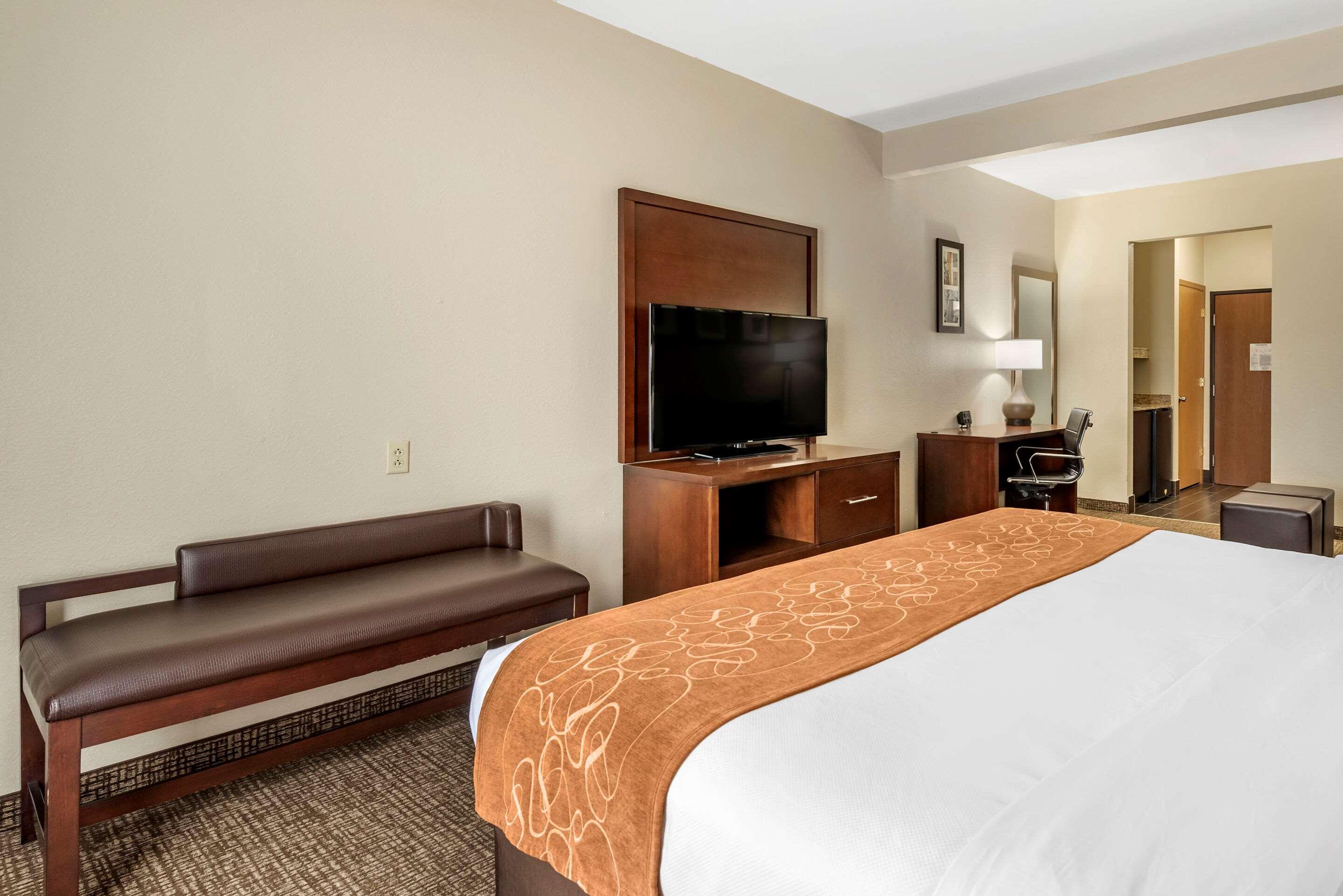 คอมฟอร์ต สวีท Hotel ออเบิร์น ภายนอก รูปภาพ